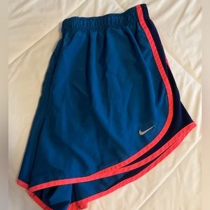 Nike shorts size 1x